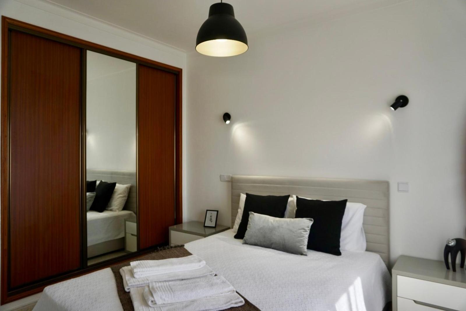 Ferienwohnung Cozy Alvor Retreat - Sunset Balcony, Wi-Fi & Ac Exterior foto