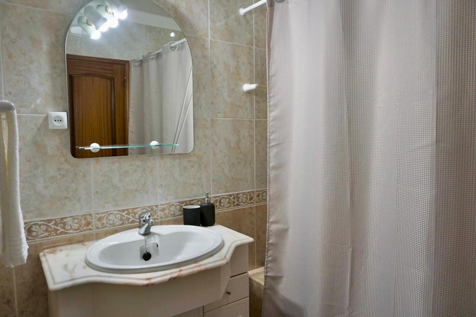 Ferienwohnung Cozy Alvor Retreat - Sunset Balcony, Wi-Fi & Ac Exterior foto